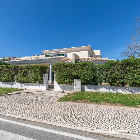 Do Vale- Stunning Family With Pool